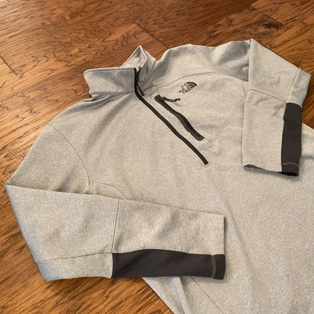 The North Face Mens XL Quarter Zip Pullover Grey Heather Active Fleece Jacket